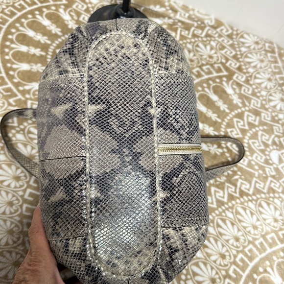 Michael Kors Rare Snake embossed Leather Moxley
Purse / Shoulder Bag with wallet - Picture 8 of 15